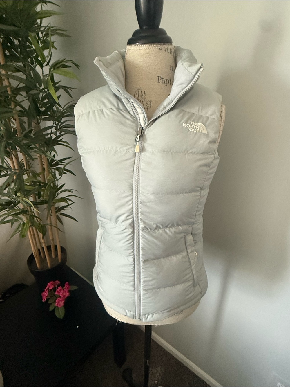 The North Face vest size xs women goose down 700 puffer light gray